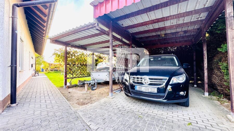 Modernes Ein-/Zweifamilienhaus mit PV Anlage und großer Doppelgarage auf herrlichem Anwesen - Doppelcarport